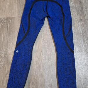 Lululemon Women's Black and Blue Legging